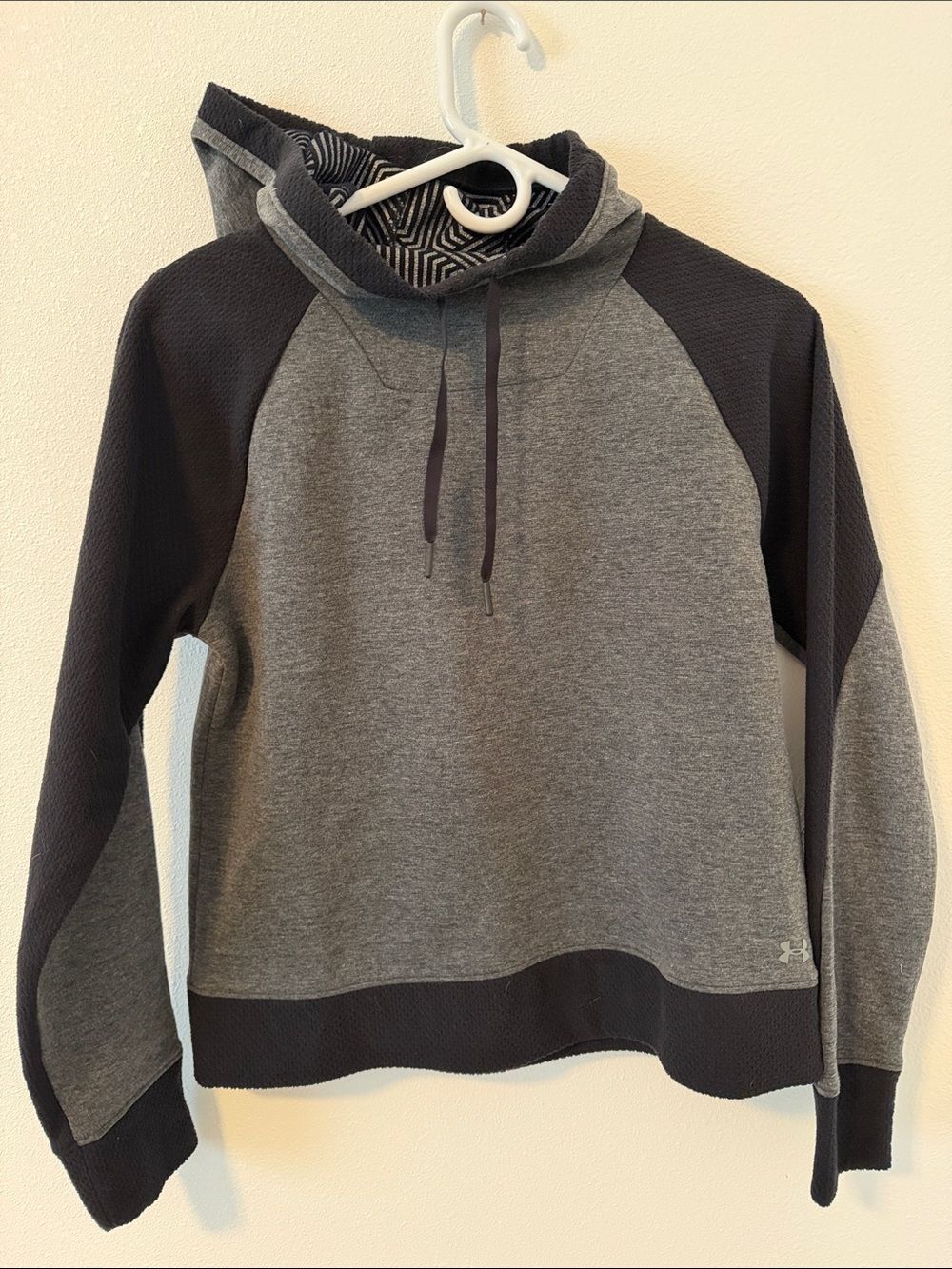 Under Armour Womens Gray & Black Hooded Pullover Hoodie